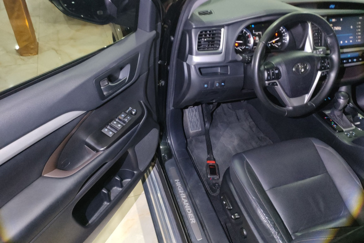 丰田 汉兰达 2021款 2.0T 四驱豪华版 7座中控内饰7003