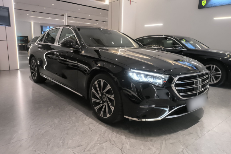 奔驰E级 2025款 E 300 L 豪华型车身外观3