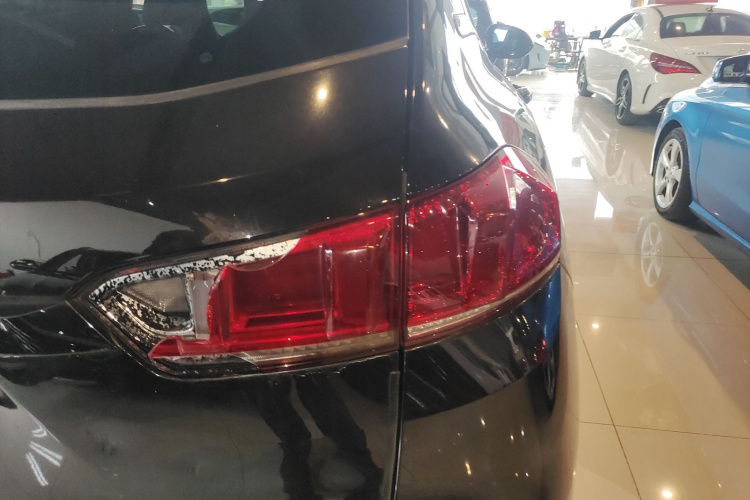 魏牌 VV7 2019款 升级款 2.0T 旗舰型 国VI车身外观9