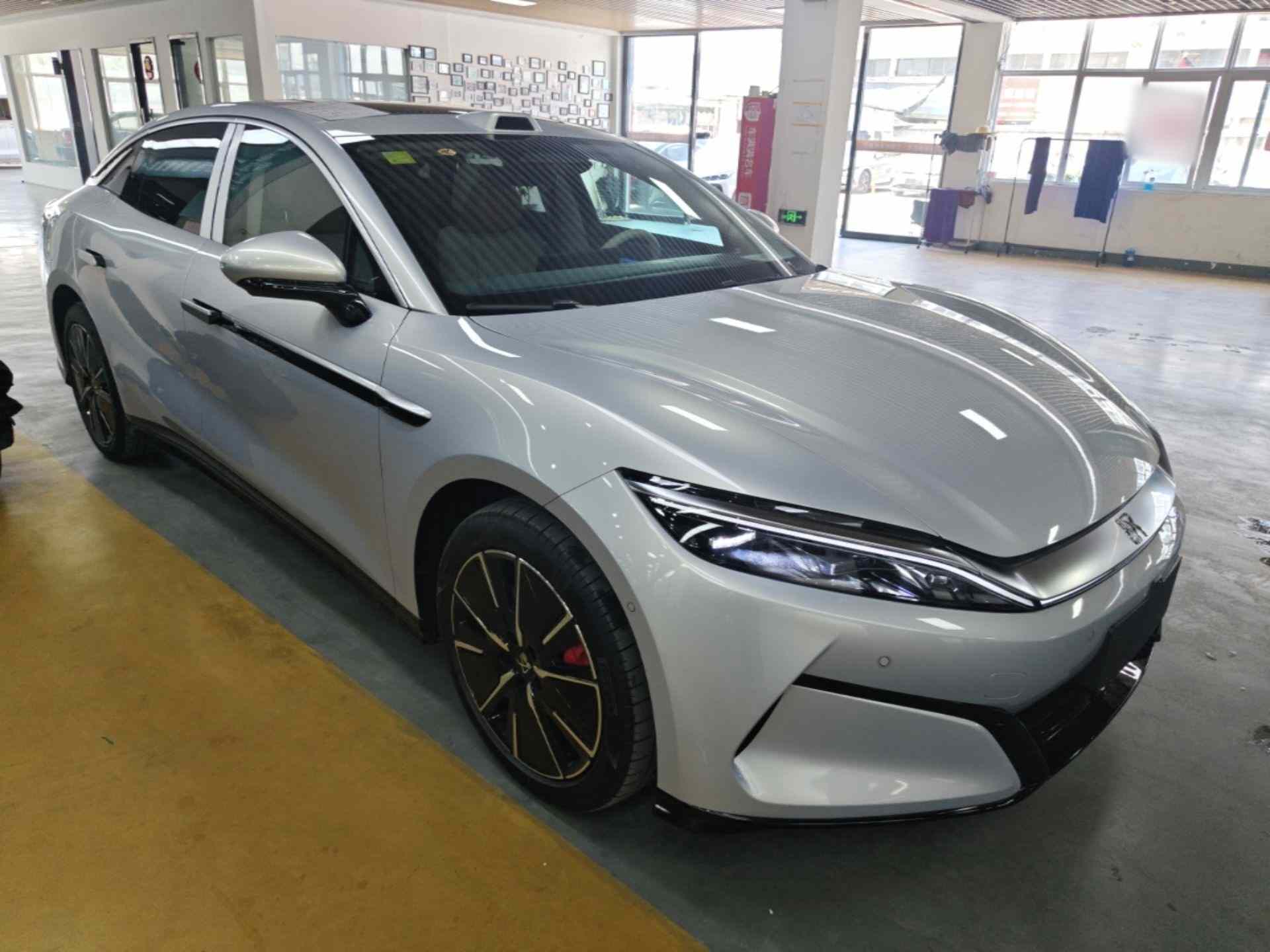比亚迪 汉L 2025款 EV 701KM激光雷达尊享型(5)
