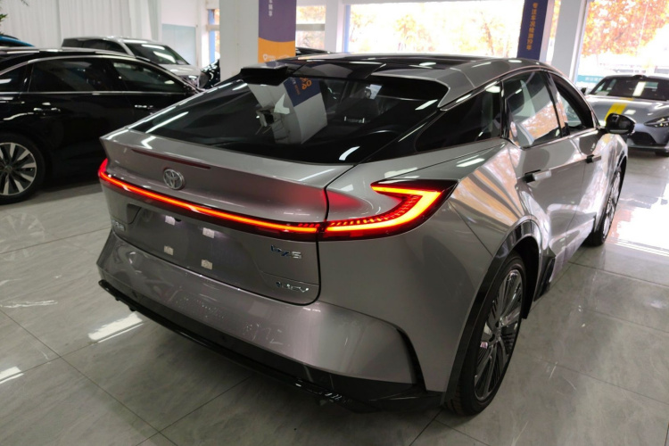 丰田bZ5 2025款 550 PRO车身外观7