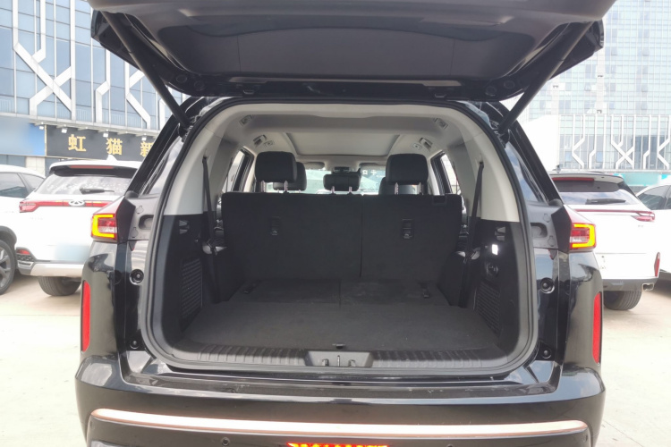 星途揽月 2021款 400T 四驱星尊Pro版 7座机舱底盘23