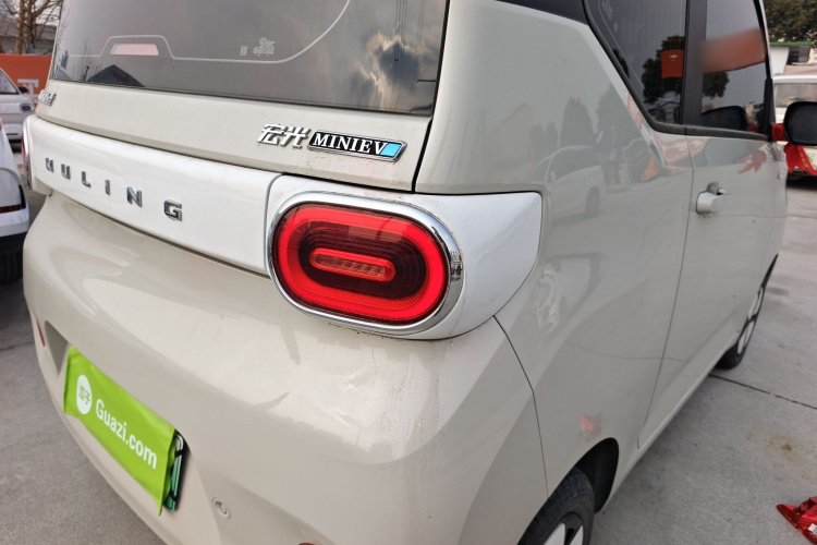 五菱汽车 宏光MINIEV 2024款 第三代 215km 进阶版车身外观9