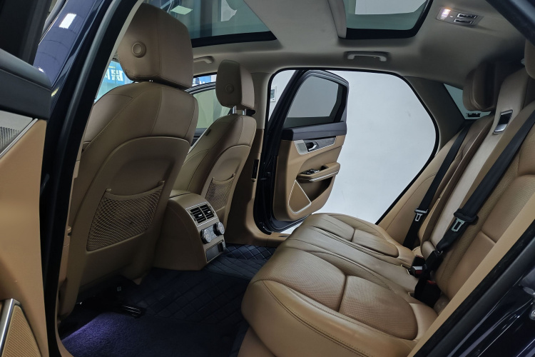 捷豹XFL 2021款 XFL 2.0T P250 两驱尊享豪华版中控内饰7004