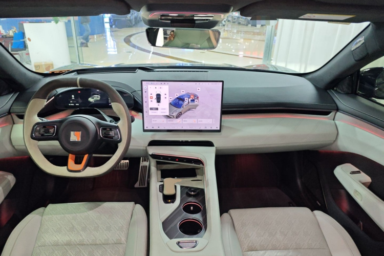 极氪001 2024款 YOU版 100kWh 四驱中控内饰7002