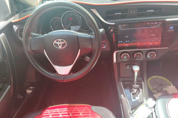 丰田 卡罗拉 2018款 1.2T S-CVT GL智享版中控内饰13