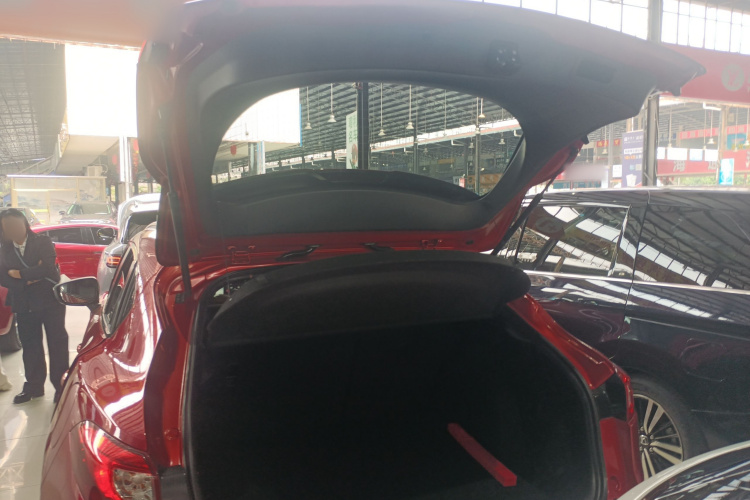 马自达CX-4 2018款 2.0L 自动两驱蓝天品位升级版 国VI机舱底盘23