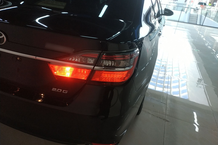 丰田 凯美瑞 2015款 2.0E 精英版车身外观9