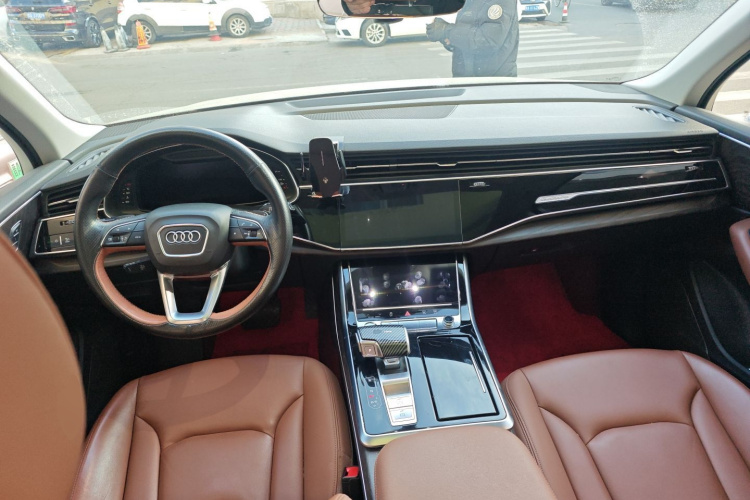 奥迪Q7 2020款 55 TFSI quattro 黑武士专享版中控内饰12