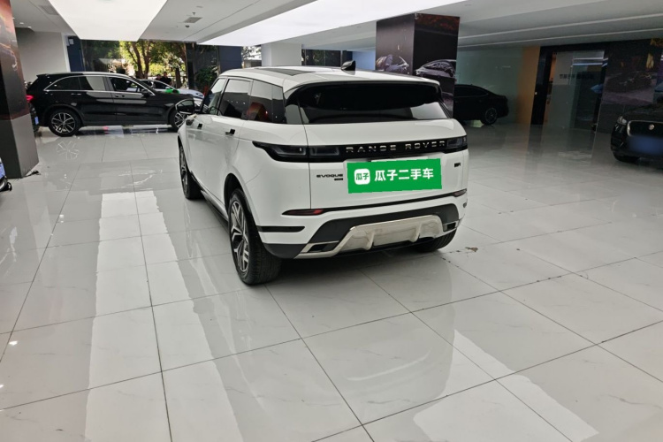 路虎 揽胜极光 2022款 极光L 249PS R-Dynamic 豪华版车身外观4