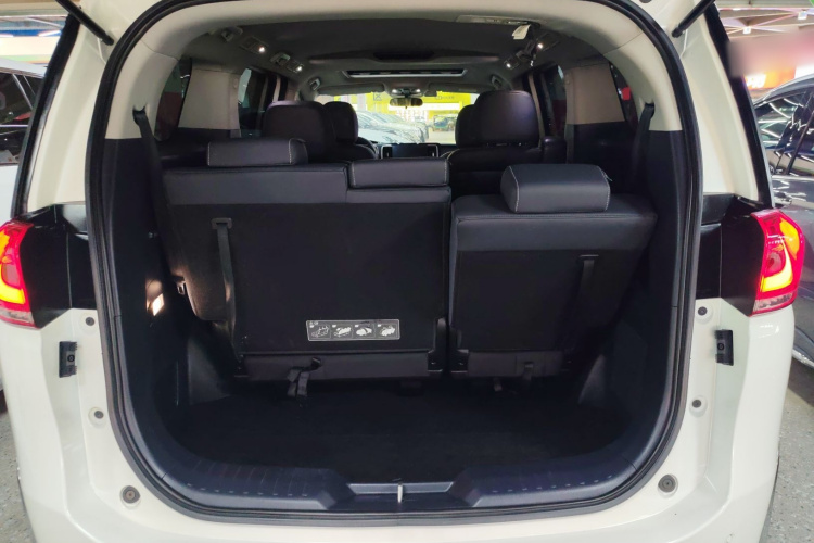 广汽传祺 传祺M8 2021款 领秀系列 390T 尊享版机舱底盘23