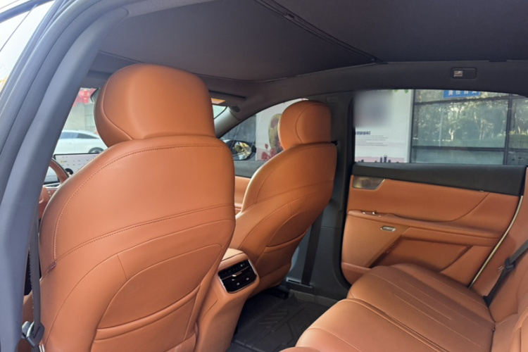 东风奕派 eπ007 2025款 纯电 565四驱Max领航版中控内饰7006