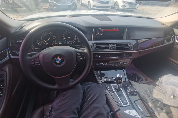 宝马5系 2017款 525Li 豪华设计套装中控内饰12