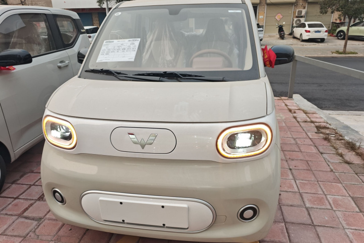 五菱汽车 宏光MINIEV 2024款 第三代 215km 青春版车身外观2