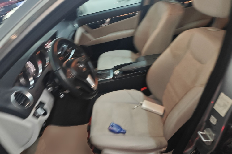 奔驰C级 2013款 C 260 时尚型 Grand Edition局部细节19