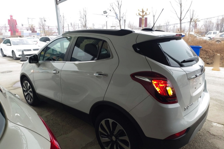 别克 昂科拉 2018款 18T 自动两驱都市精英型车身外观4