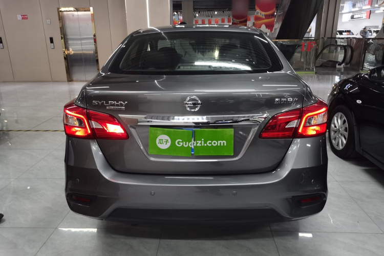 日产 轩逸 2019款 经典 1.6XE CVT舒适版车身外观6