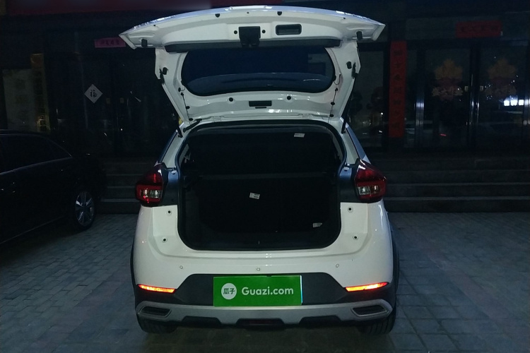 奇瑞 瑞虎3X 2021款 钻石版 1.5L CVT 3克拉机舱底盘23