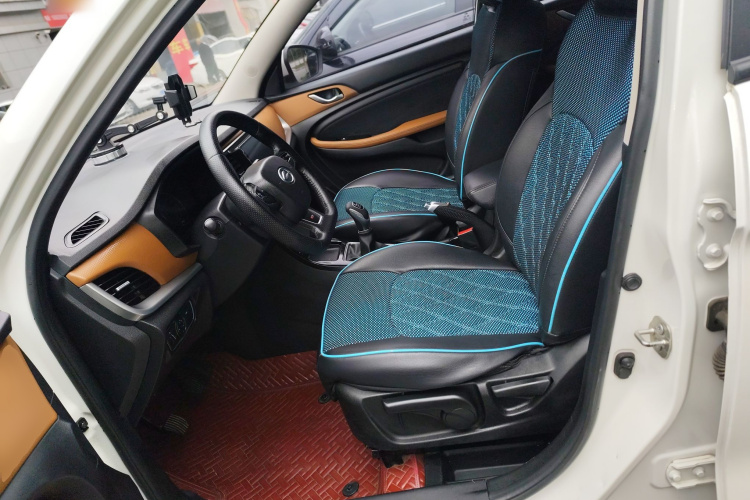 陆风X2 2017款 1.6L 手动锋锐版中控内饰19