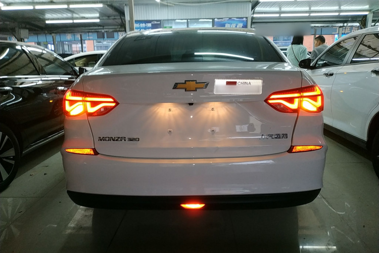 雪佛兰 科鲁泽 2022款 320 自动悦享天窗版车身外观6