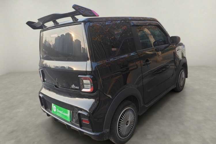 吉利银河 2025款 210km 熊猫卡丁车身外观7