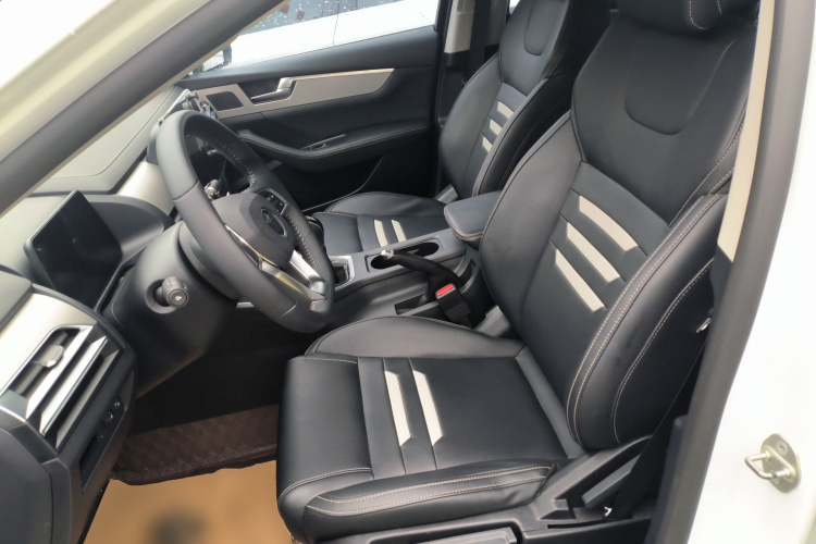 比亚迪 秦Pro 2019款 超能版 1.5TI 手动智联锋劲型 国V局部细节19