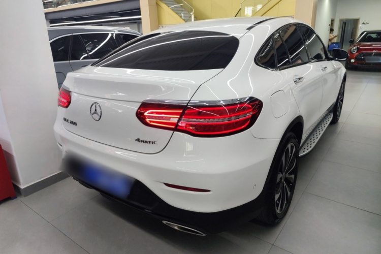 奔驰GLC轿跑 2019款 改款 GLC 260 4MATIC 轿跑SUV车身外观6005
