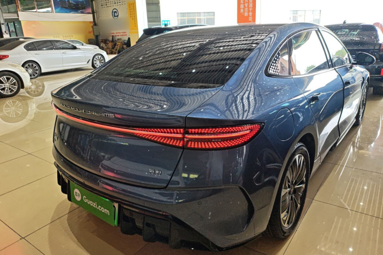 比亚迪 海豹 2022款 550km 标准续航后驱版尊贵型车身外观7