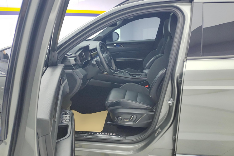 领克01 2021款 2.0TD 四驱劲Halo中控内饰19