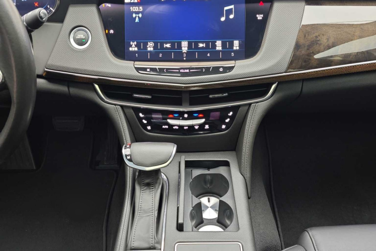 凯迪拉克CT6 2017款 28T 豪华型车身外观6012