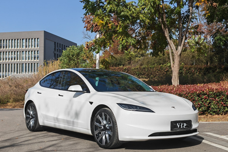 特斯拉 Model 3 2023款 后轮驱动版车身外观6002