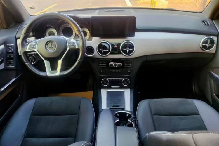 奔驰GLK级 2015款 GLK 260 4MATIC 动感型 极致版中控内饰7002