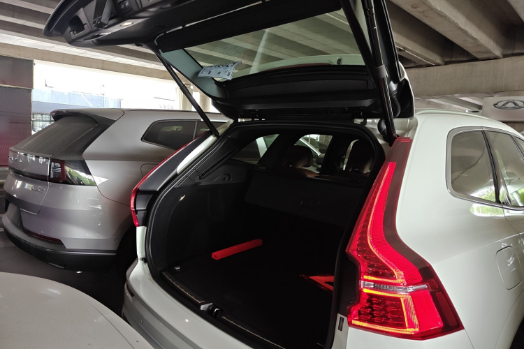 沃尔沃XC60新能源 2025款 插电式混动 长续航四驱智雅豪华版局部细节23