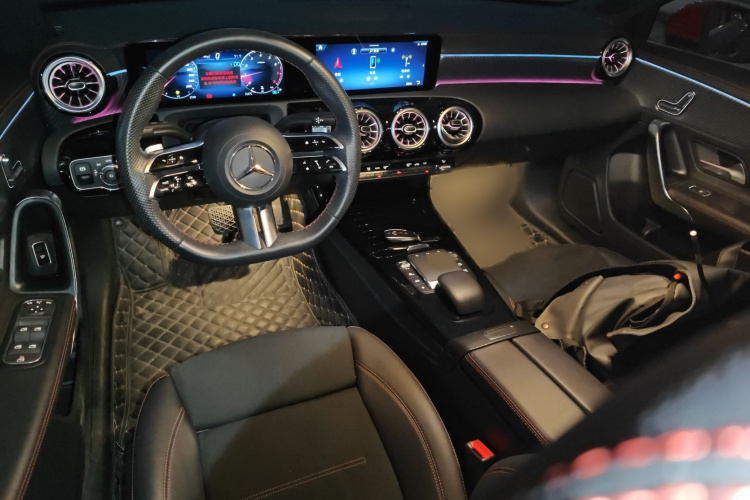 奔驰A级 2023款 A 200 L 时尚型中控内饰7002