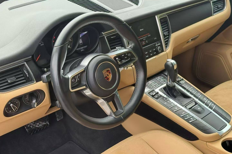 保时捷 2017款  Macan 2.0T中控内饰7002