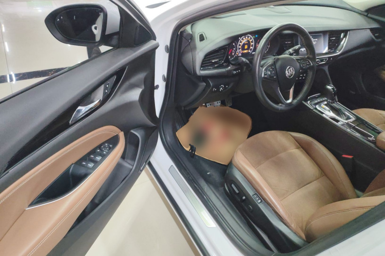 别克 君威 2017款 28T 尊贵型中控内饰7002