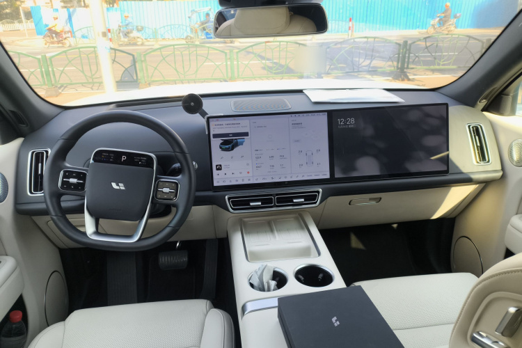 理想汽车 理想L7 2024款 Ultra中控内饰12
