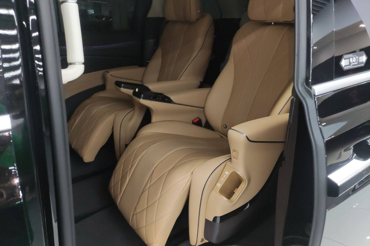 腾势D9 2024款 DM-i 980 四驱尊贵型中控内饰21