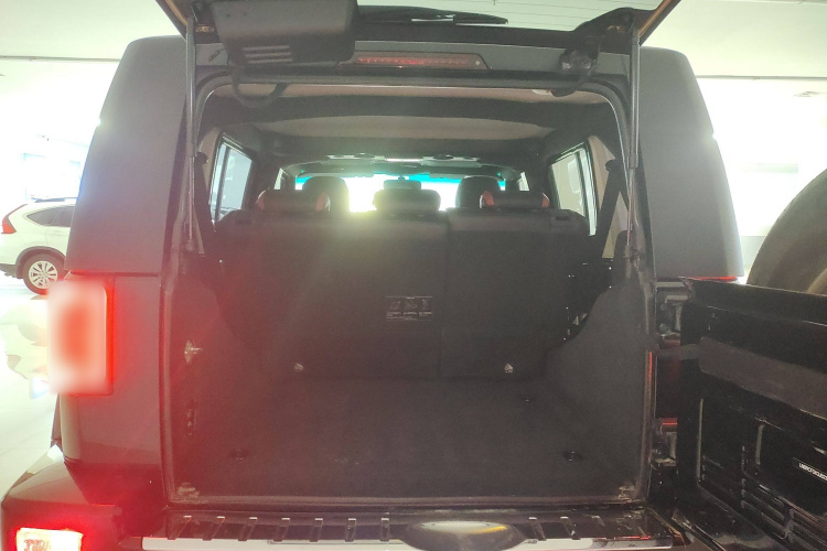 北京BJ40 2018款 PLUS 2.3T 自动四驱尊享版 国V机舱底盘23