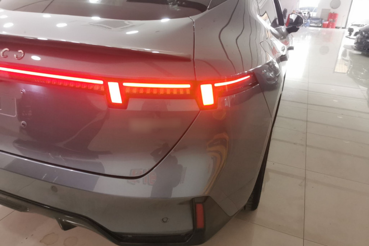 领克07 2024款 EM-P 126长续航 Ultra车身外观9