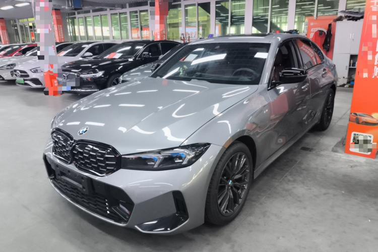 宝马3系 2024款 330i M运动曜夜套装车身外观1