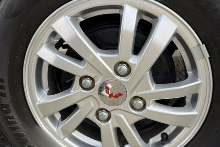 五菱汽车 五菱宏光 2021款 1.5L改款 S标准型 电动助力LAR车身外观6007