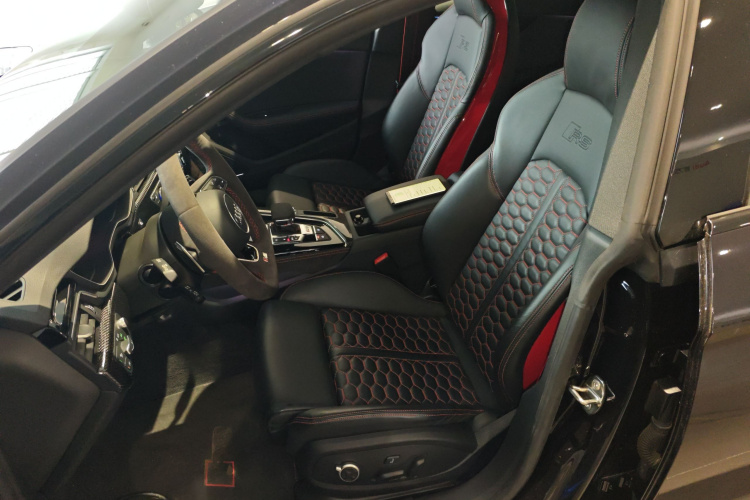 奥迪RS 5 2023款 RS 5 2.9T Sportback 黑曜版中控内饰19