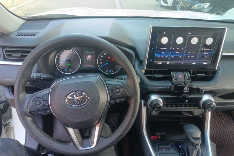 丰田 威兰达 2021款 双擎 2.5L E-CVT四驱豪华版中控内饰7002