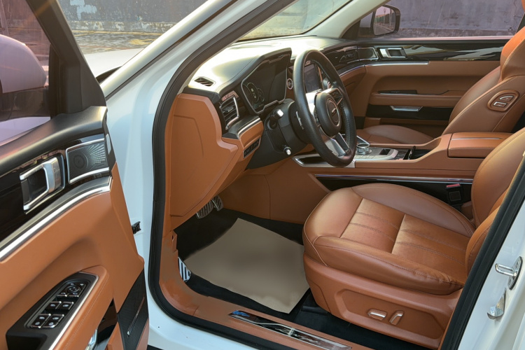 众泰T700 2017款 1.8T 双离合尊贵型贺岁版中控内饰7001