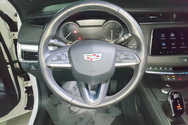 凯迪拉克XT4 2020款 改款 28T 两驱领先运动型中控内饰13