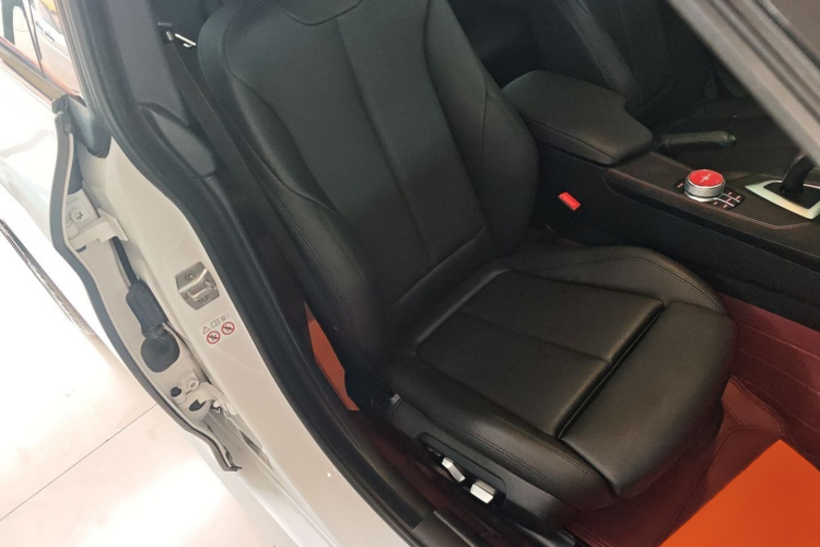 宝马3系GT 2020款 320i M运动套装局部细节41