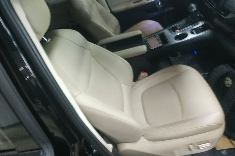 丰田 赛那SIENNA 2023款 2.5L混动 尊贵版局部细节41