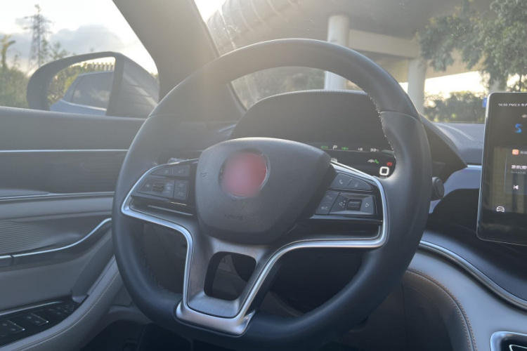 比亚迪 宋PLUS新能源 2021款 DM-i 110KM 旗舰PLUS中控内饰7004