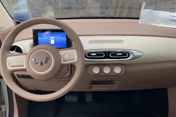 五菱汽车 宏光MINIEV 2025款 四门版 进阶款中控内饰7003